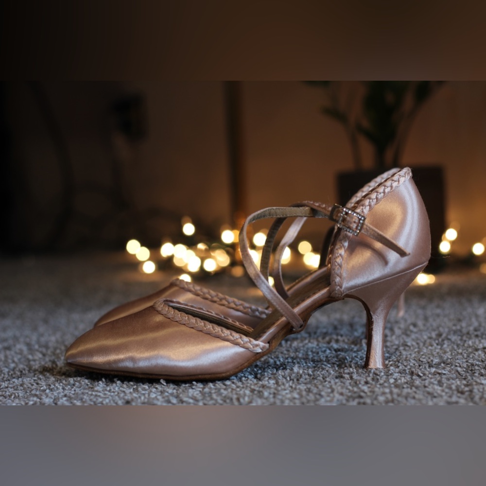 •vintage• blush pink kitten heels, size 40 (us 9-9.5)